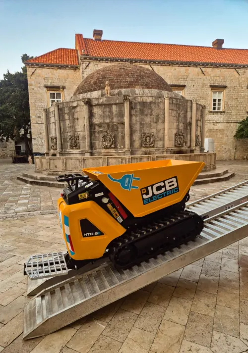 Prvi JCB HTD-5E Electric Dumpster u TERRA Grupi isporučen u Dubrovnik (2).jpeg