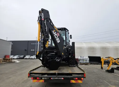 isporuka jcb 80th anniversary kombinirka jcb stroj terra jaska (4).jpg