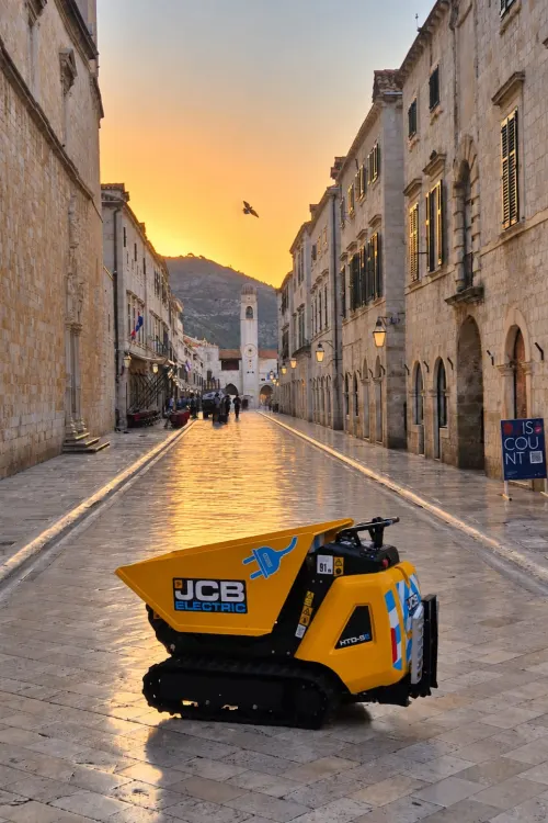 Prvi JCB HTD-5E Electric Dumpster u TERRA Grupi isporučen u Dubrovnik (6).jpeg